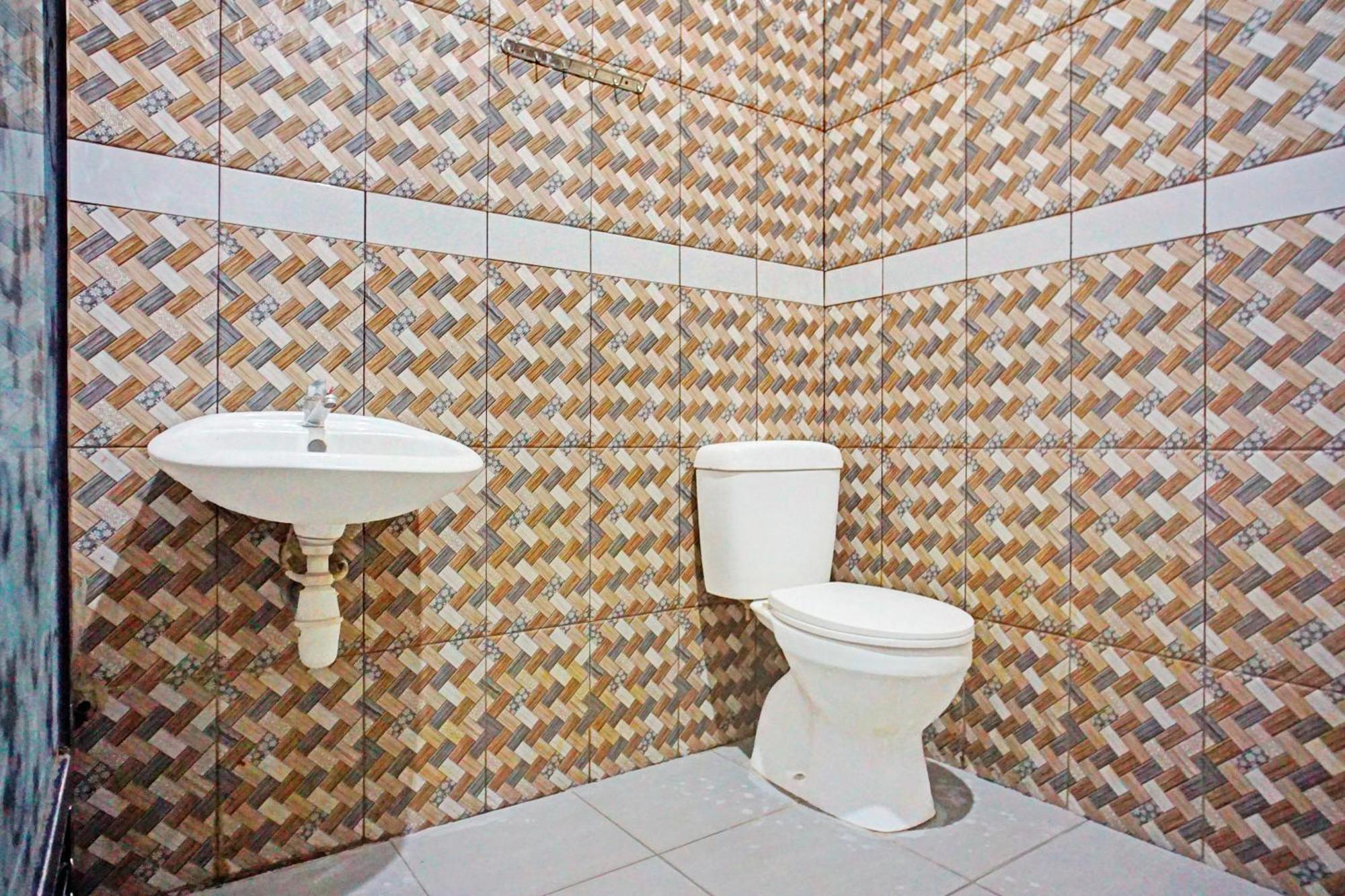 Hotel O Asyaffirah Near Masjid Raya Al Mashun Sm Raja מדאן מראה חיצוני תמונה